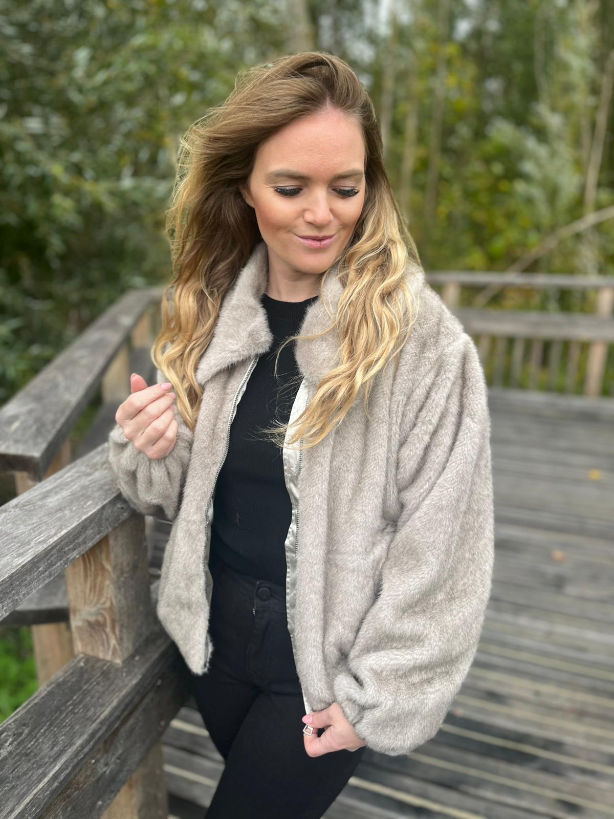 K-Design - Jas in bont look met rits (B904 )