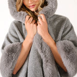 K-Design - Poncho met bont-look boorden (B910)