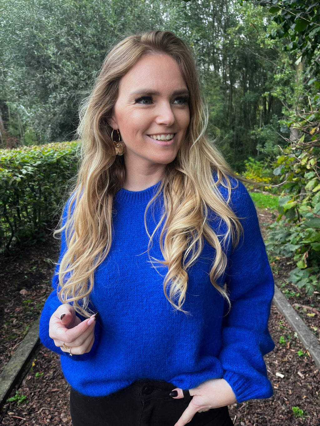 Pull Bella royal blauw