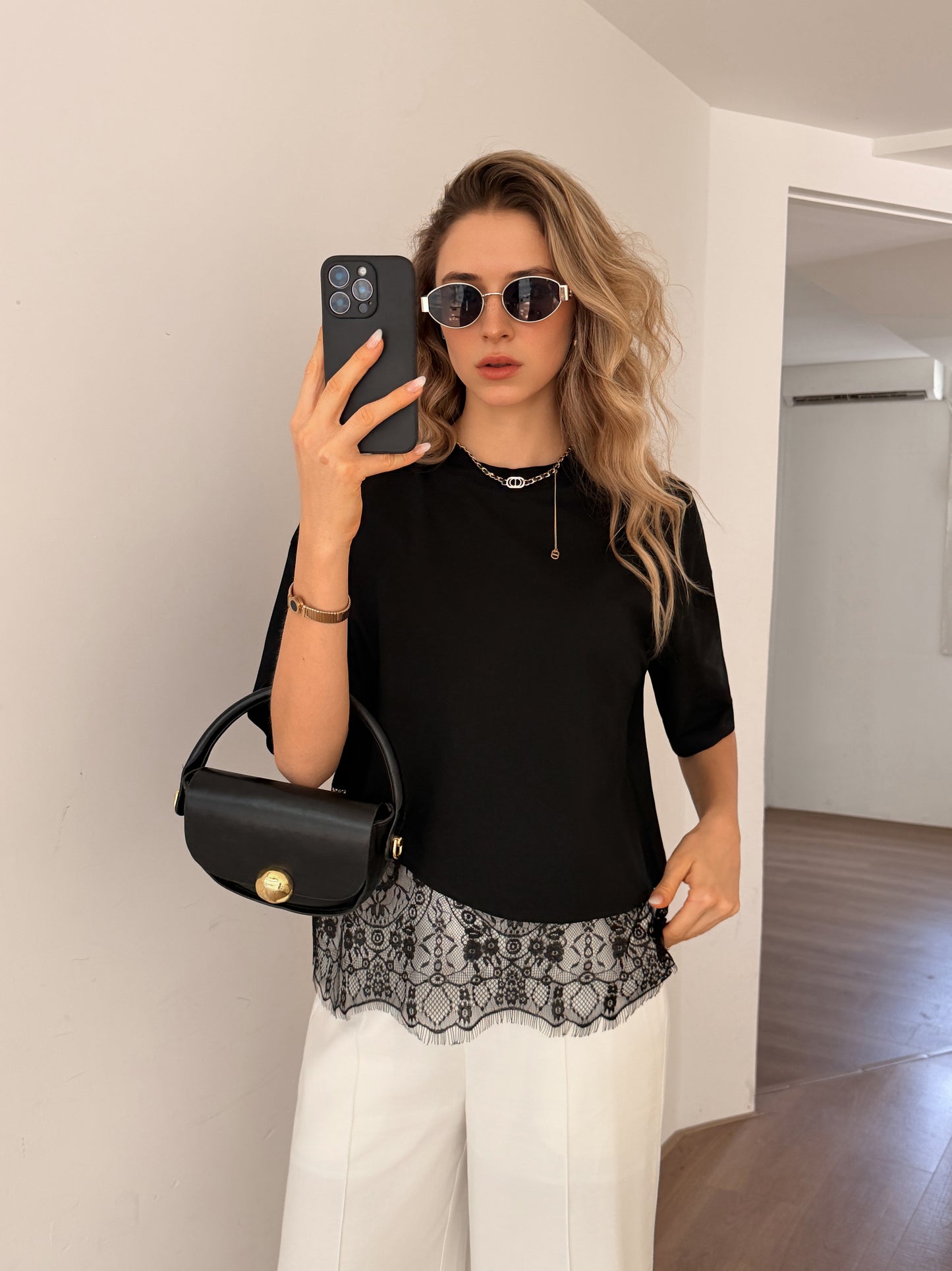 T-shirt Anika zwart