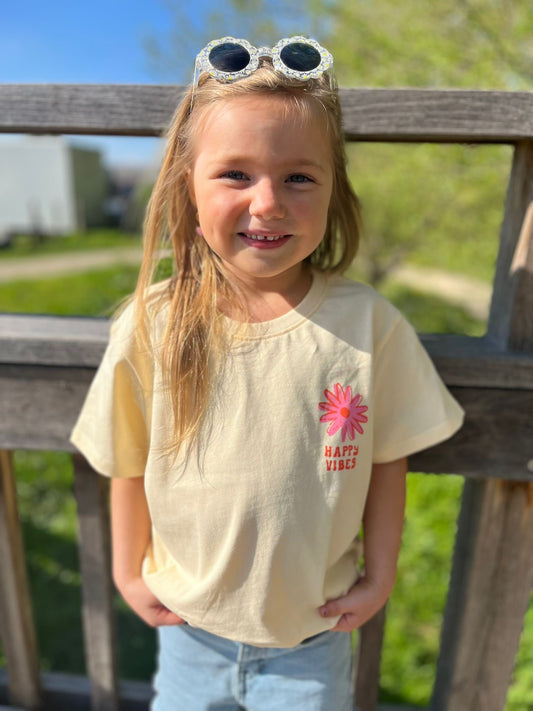 T-shirt Fenna geel happy vibes