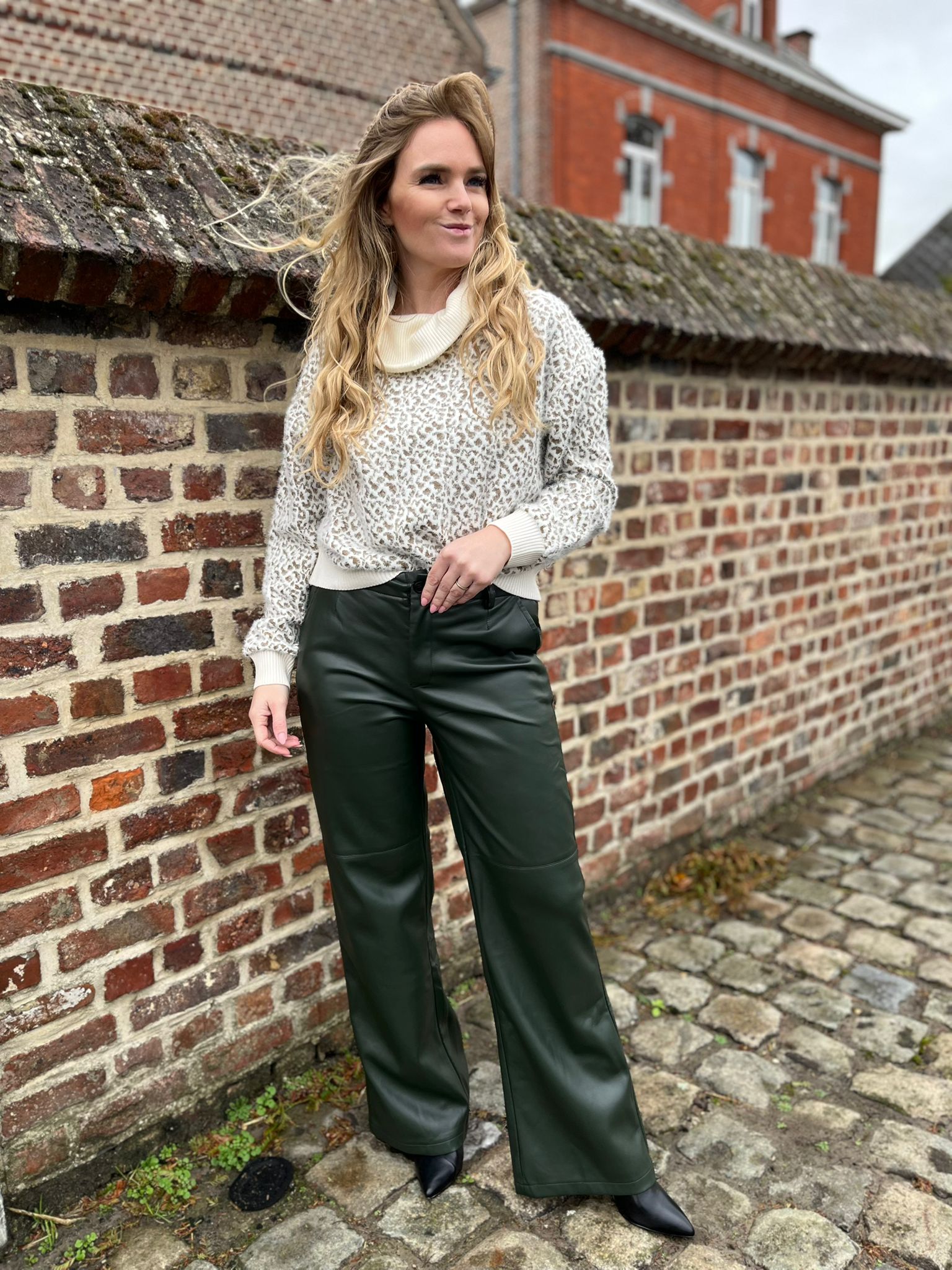 K-Design - Vegan lederen broek met bijpassende riem (B751)