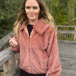 K-Design - Jas in bont look met rits (B904)
B90417201