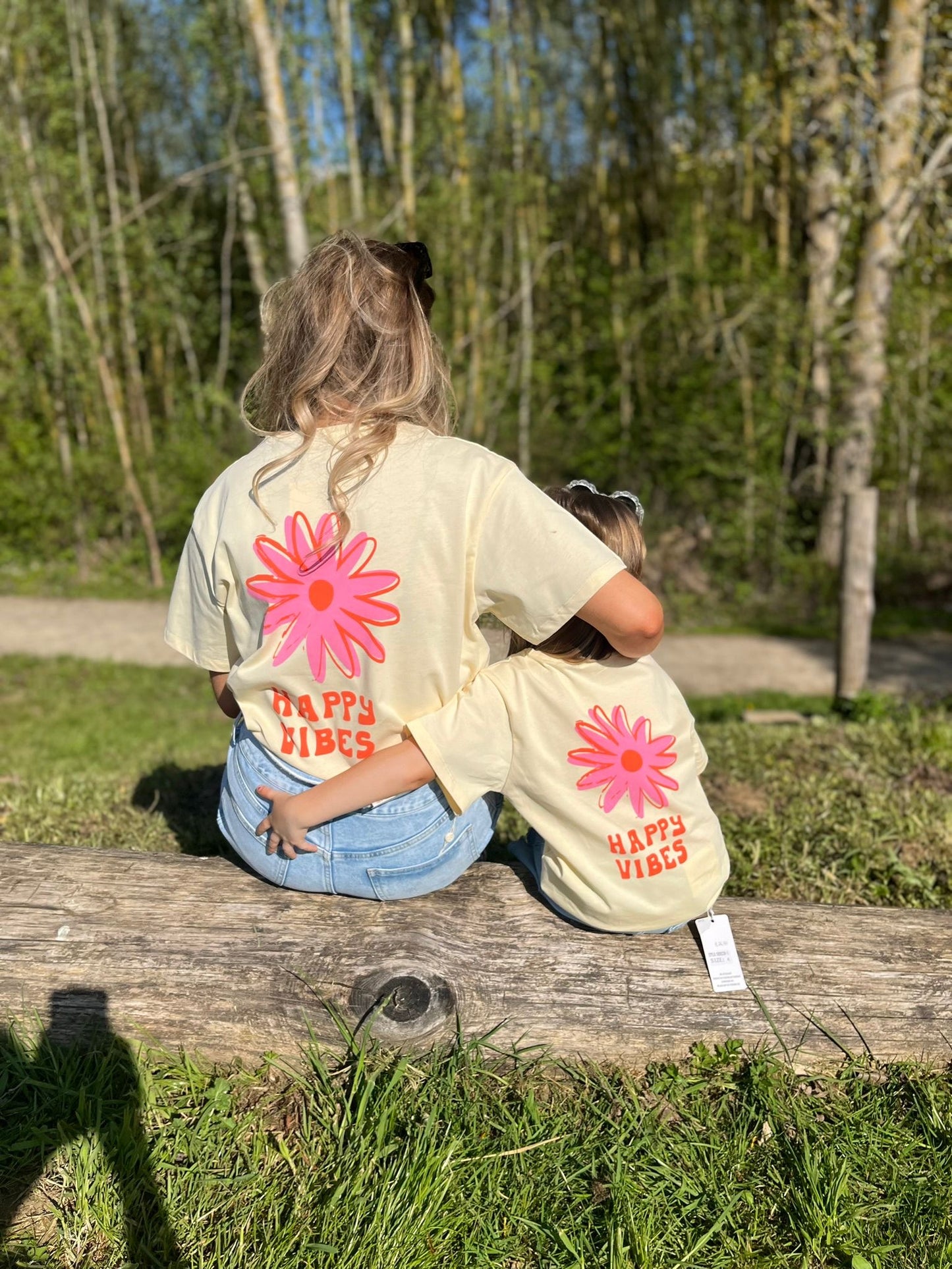T-shirt fille geel happy vibes