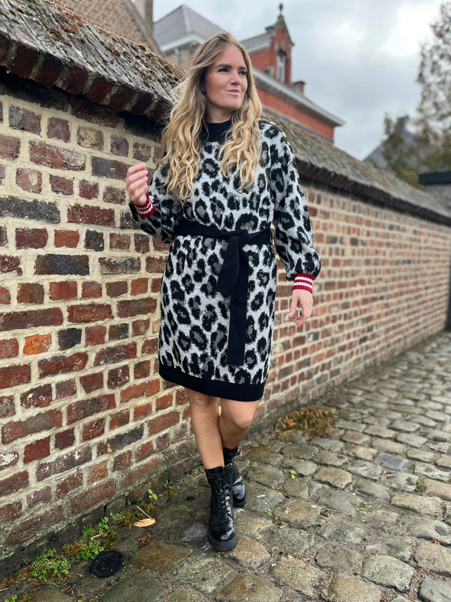 K-Design - Gebreide jurk met luipaardprint en stoffen riem (B818)